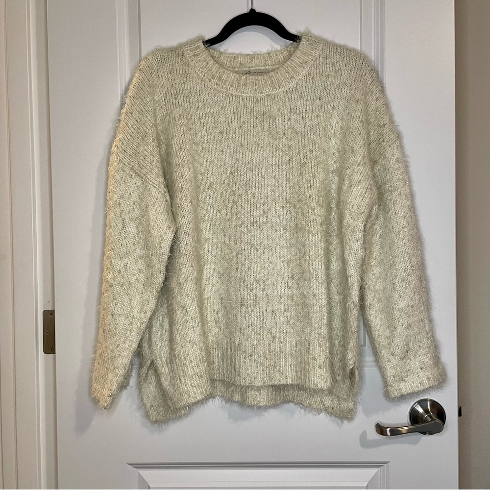 NWOT Cotton Emporium- Kaethe Sparkle Thread Eyelash Pullover, size xl